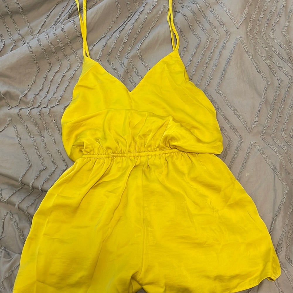 FOREVER XXI YELLOW ROMPER XS